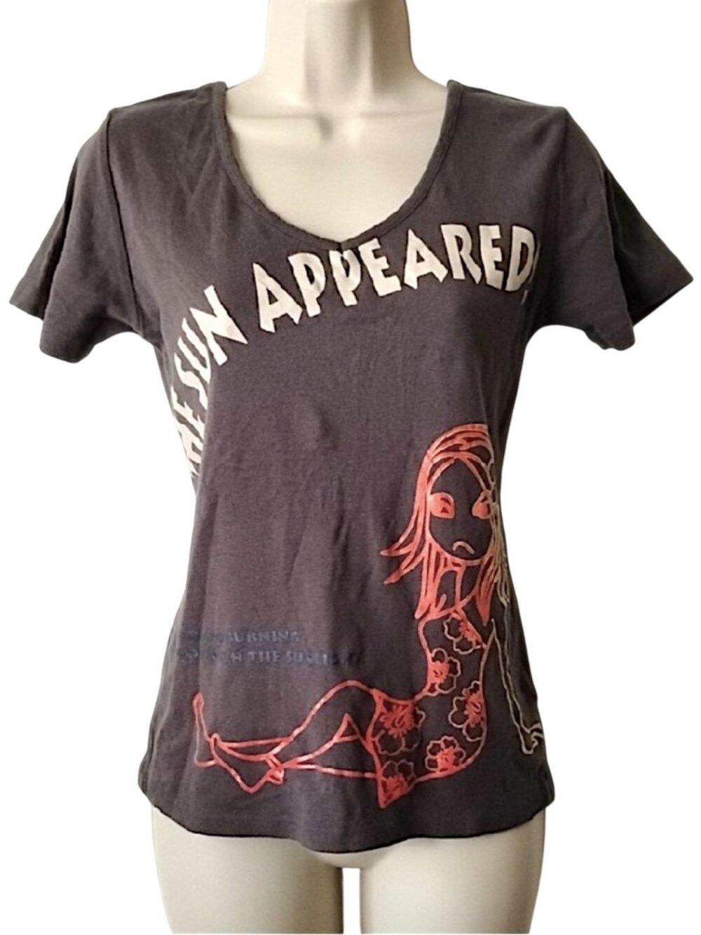 Peace Of Mind "The Sun Appeared" Graphic Cotton Lace Up V-Neck T-shirt